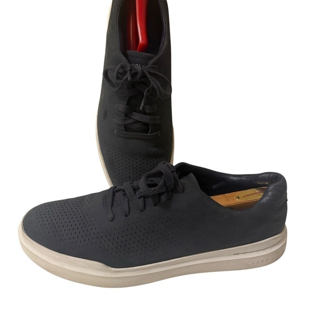 Cole Haan  gray color suede light weight shoes
